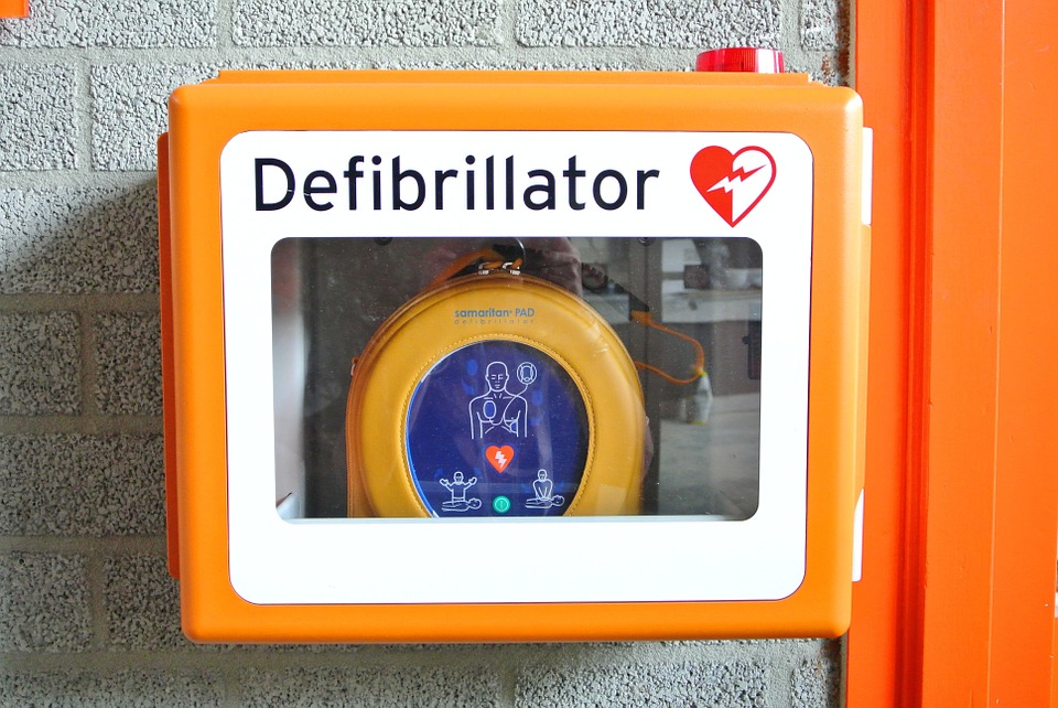 You are currently viewing Les questions relatives à l’utilisation d’un défibrillateur ?