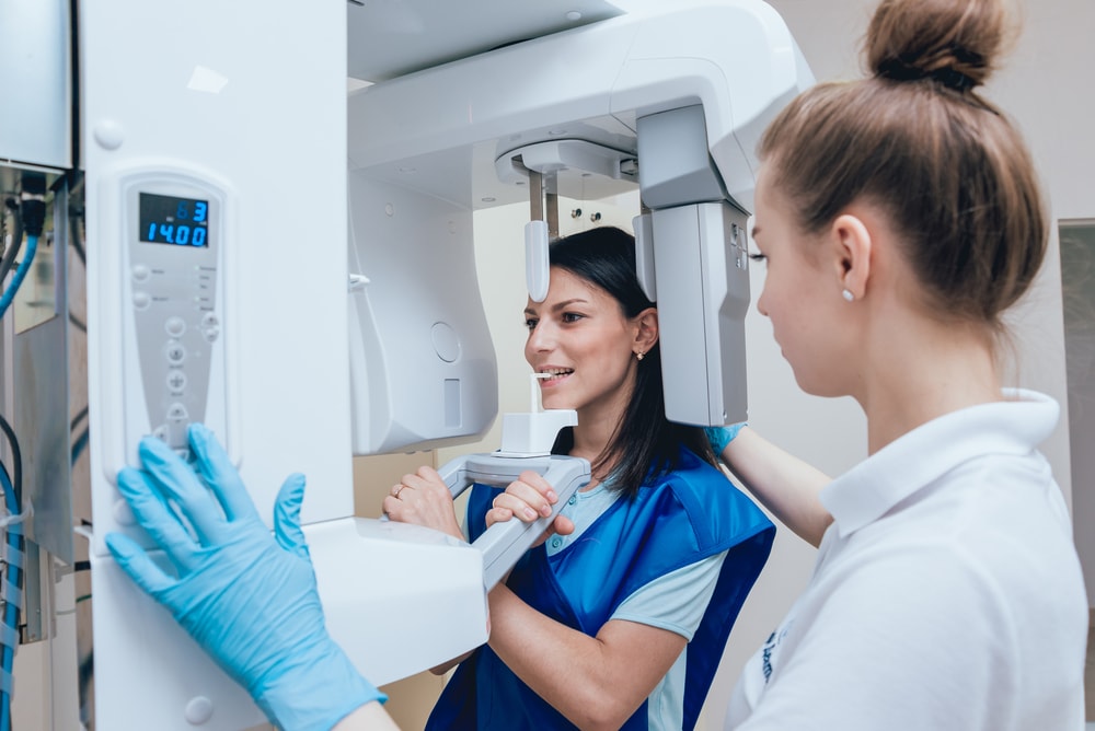 Lire la suite à propos de l’article Pourquoi faire des radiographies dentaires ?