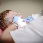 Comment éviter la douleur quand on a des dents sensibles ?