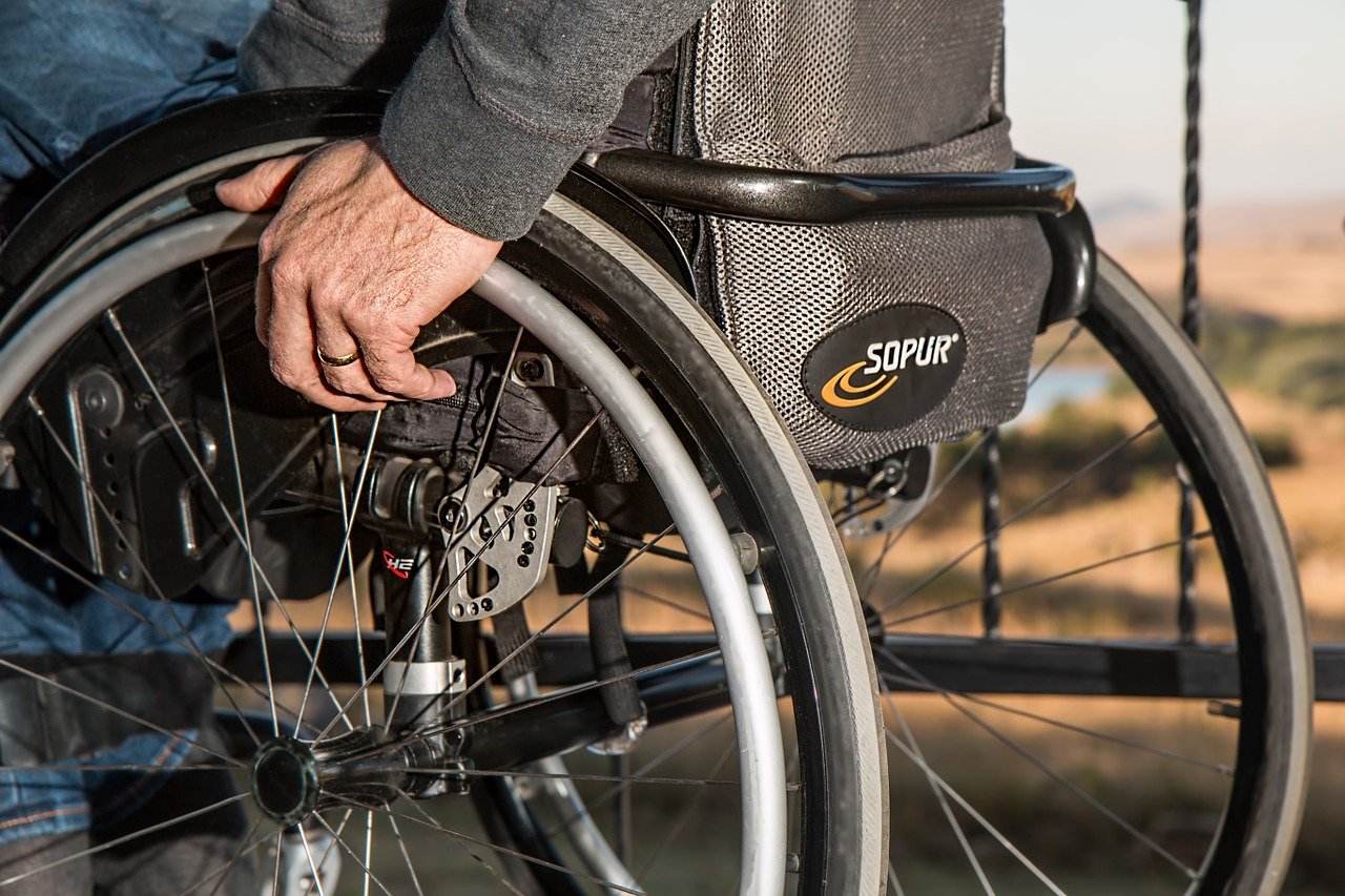 You are currently viewing Location de fauteuils roulants : comment le faire et combien ça coûte ?